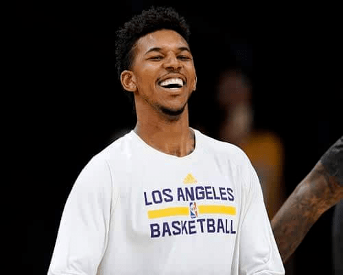 早报：德比之夜属于红色（早报：红色主宰德比之夜）