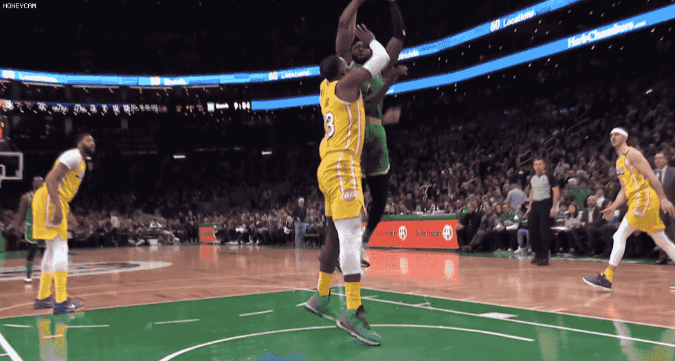 巴列卡诺客队更衣室设施简陋，波兰球队波兹南莱赫发视频吐槽（波兹南莱赫晒视频吐槽巴列卡诺客队更衣室条件简陋）