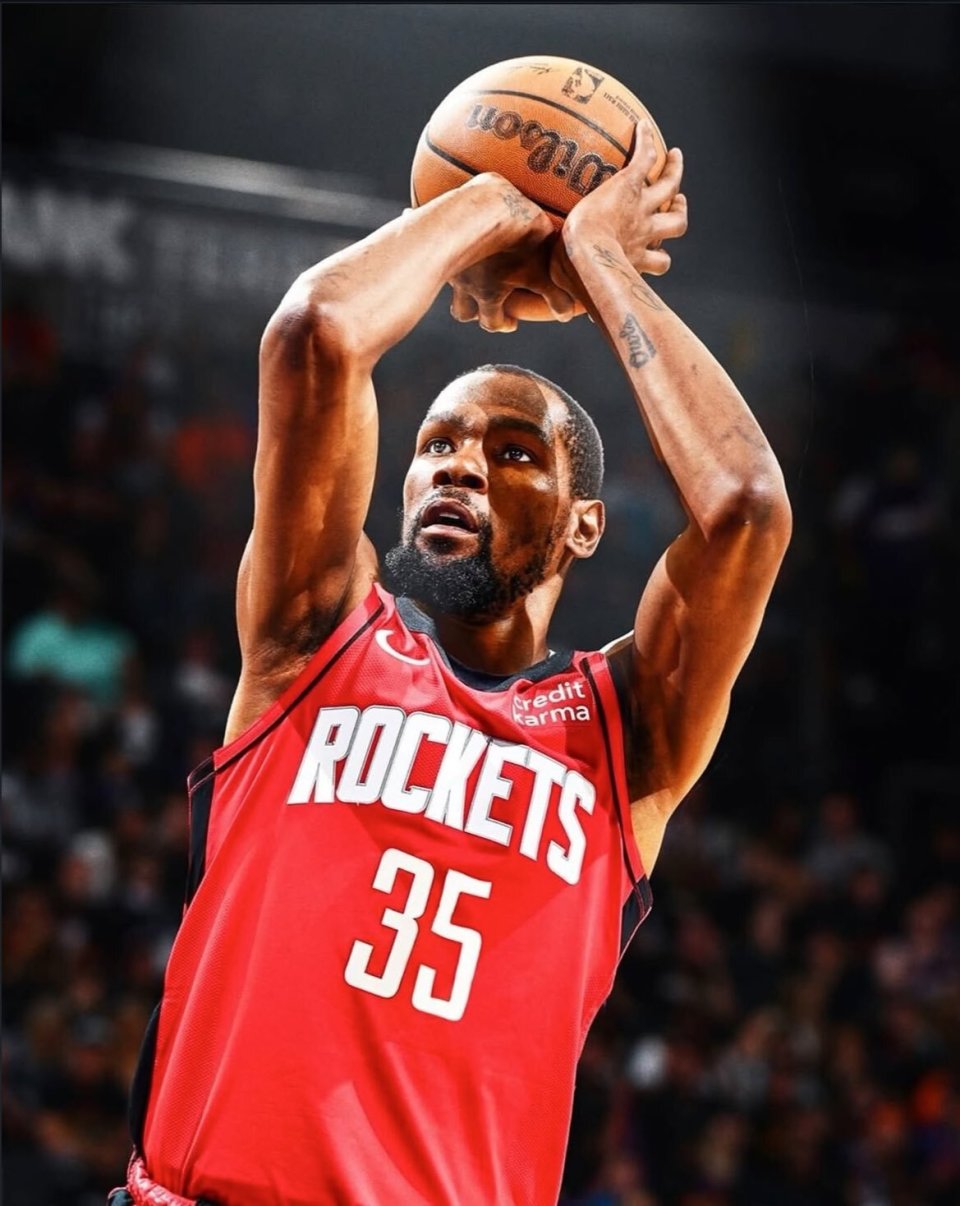 路易斯-迪亚斯本赛季德甲3次单场传射，同期五大联赛并列第一（本赛季德甲，路易斯-迪亚斯已三度单场传射，五大联赛同期并列第一）