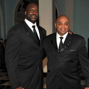 亚冠精英联赛：上海海港知耻后勇，首尔FC脸都不要了（亚冠精英联赛：上海海港强势反弹，首尔FC陷入争议）