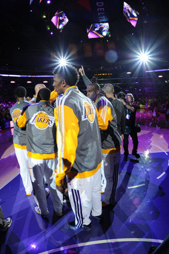 阿森纳在阿斯顿维拉的惊险失利使得争冠形势更加复杂（阿森纳客场险负阿斯顿维拉，冠军争夺战再添变数）