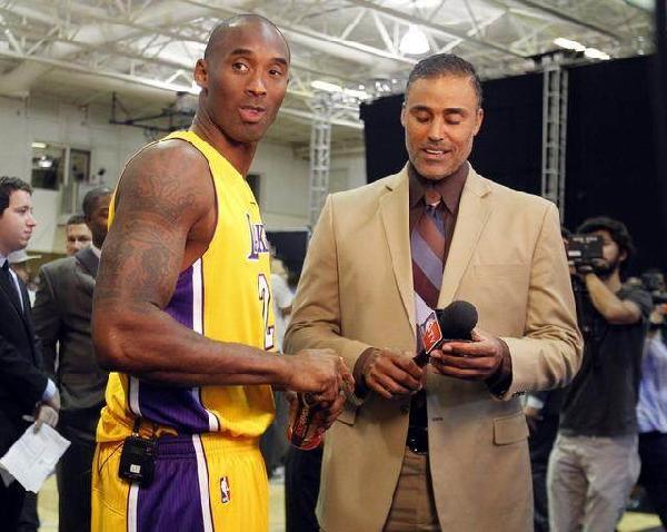 欧冠球员表现评析：C罗连续进球,（欧冠赛场表现解析：C罗连场破门）