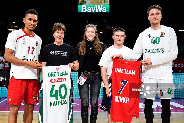 总决赛重演北京丢扳平三分惜败广厦 胡金秋9中8翟晓川被肘击脸部（总决赛既视感再现 北京绝平三分不中惜败广厦 胡金秋9投8中 翟晓川面部遭肘击）