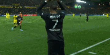 英超半场：蒂亚戈点射破门，布伦特福德暂1-0布莱顿（英超半场战报：蒂亚戈点球命中，布伦特福德暂以1-0领先布莱顿）